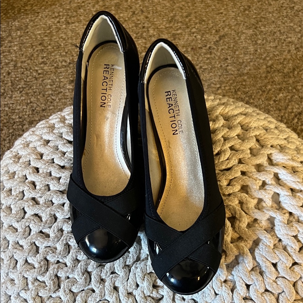 Kenneth Cole Reaction Black Heels